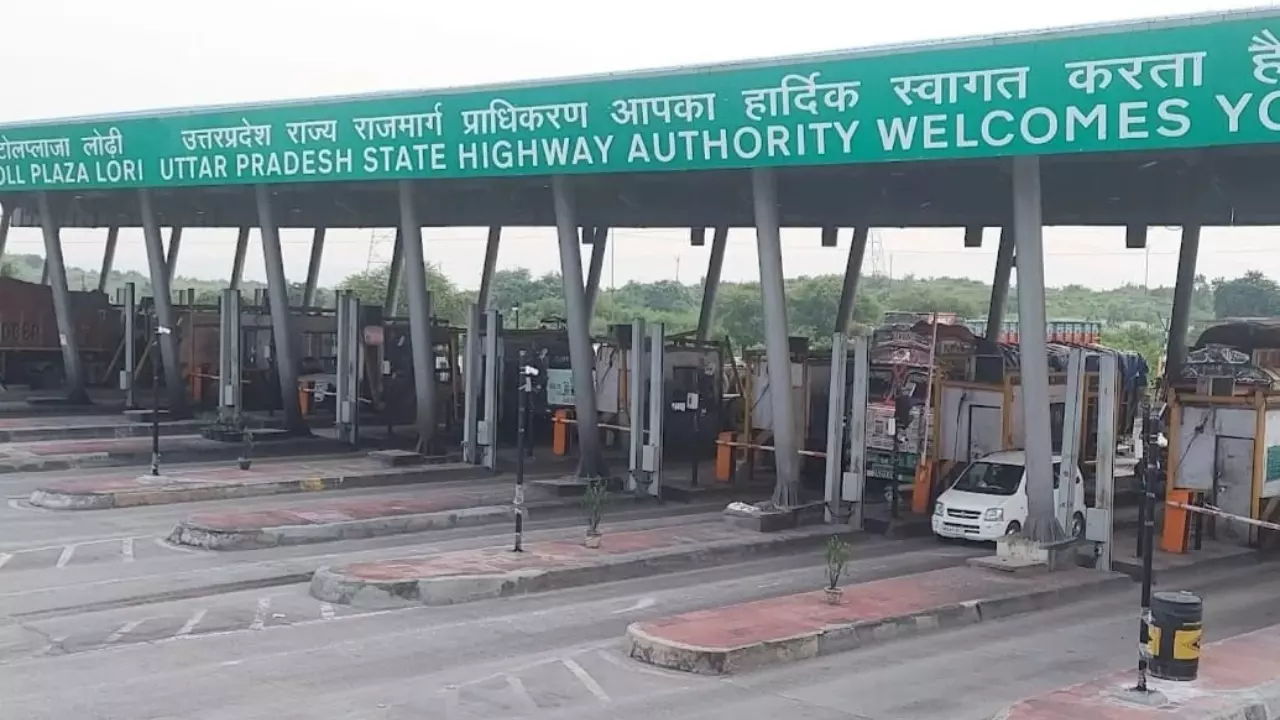 Sonbhadra News- Varanasi Shaktinagar Toll plaza