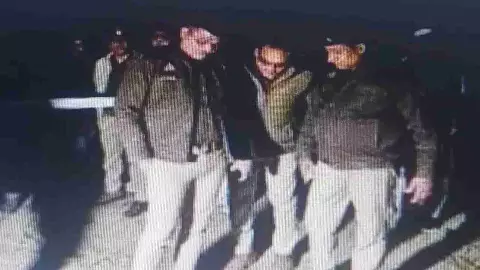 Moradabad News: युवक का ईंट से कुचला मिला शव, दोस्तों पर हत्या का शक Moradabad News: युवक का ईंट से कुचला मिला शव, दोस्तों पर हत्या का शक