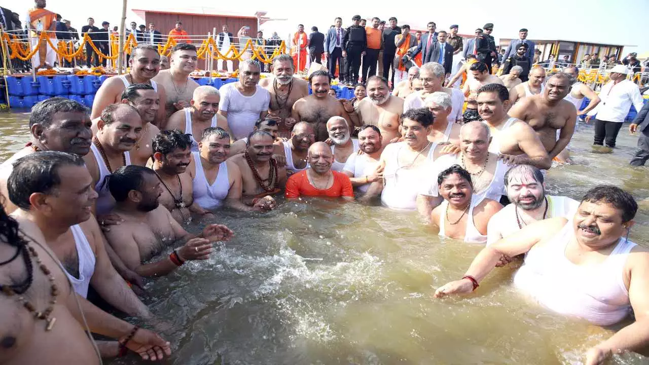 cm yogi in mahakumbh