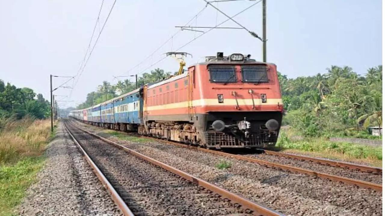 Bareilly News Today Elderly Man Dies After Being Hit By Train Near Rithora Railway Station