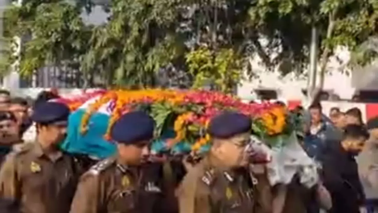 Meerut News Today Shamli Encounter Martyr Inspector Sunil Kumar Cremated With State Honors