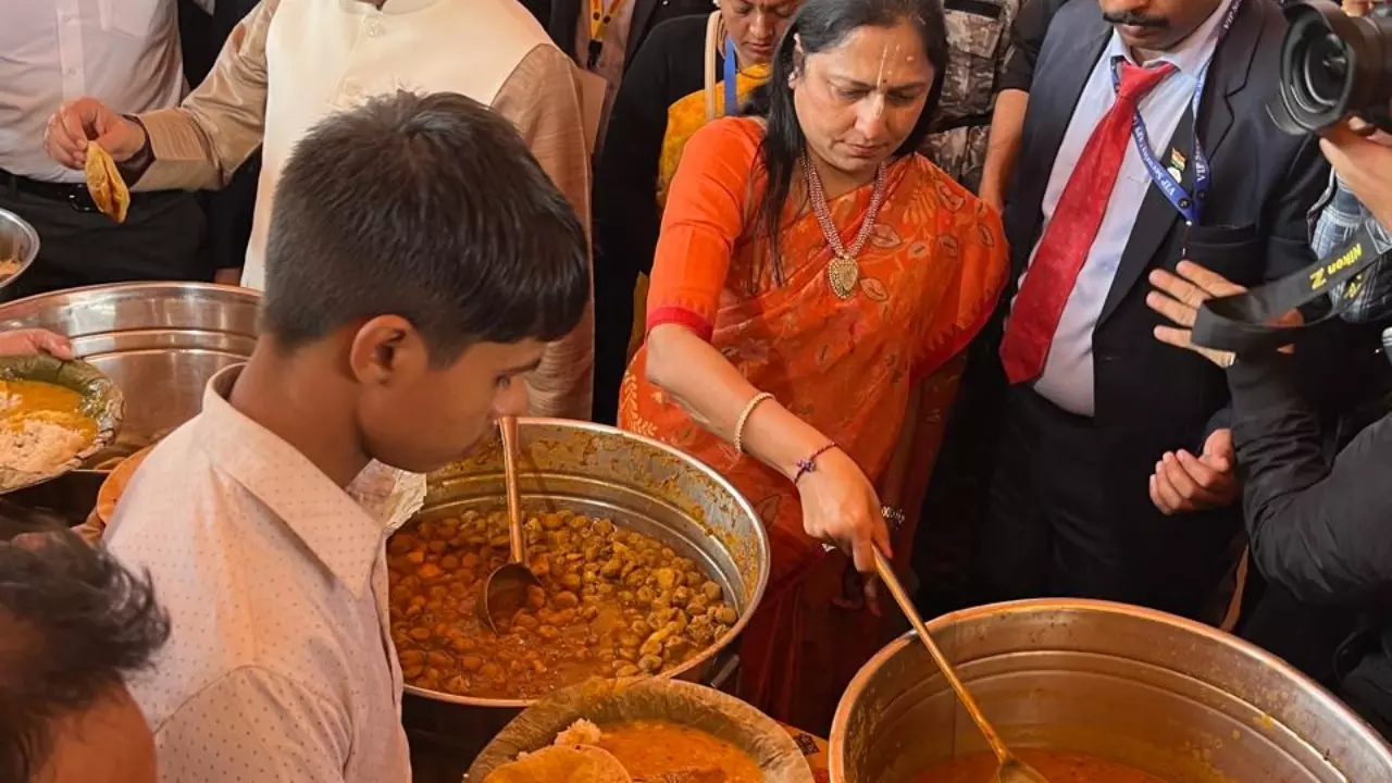 Gautam Adani Visit Mahakumbh 2025