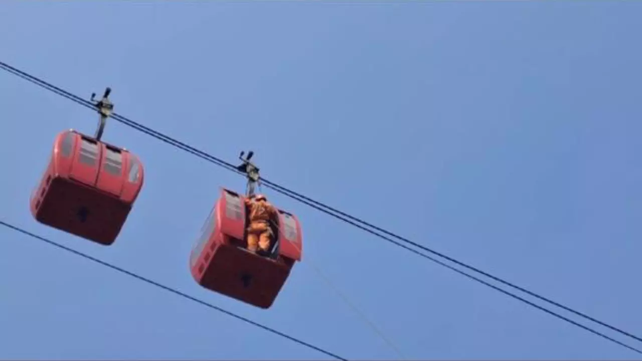 Mirzapur News Today NDRF Team Brought Down the People Trapped in Ashtabhuja Ropeway of Vindhyachal Dham