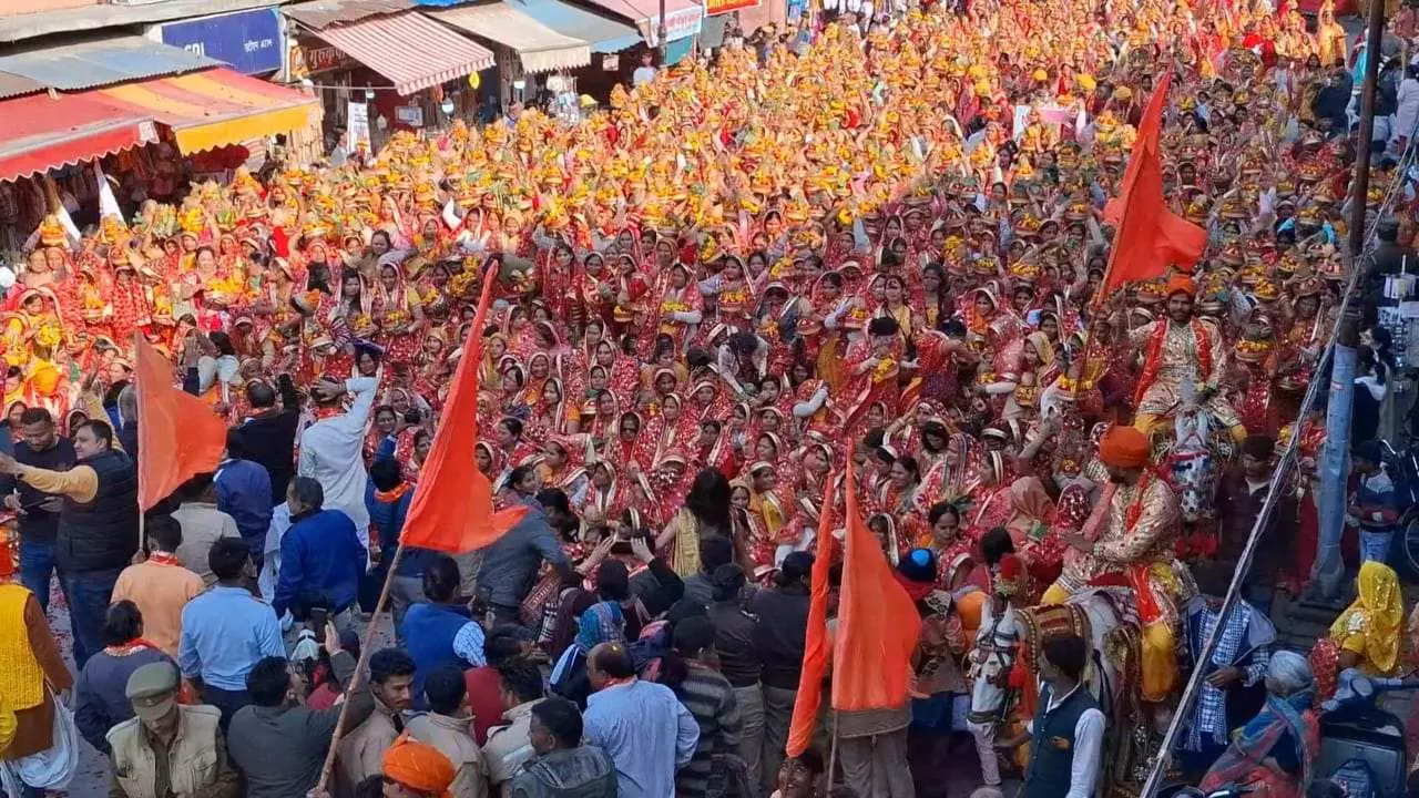 Procession of Gold Plated Srimad Bhagwat Reached Birthplace of Shri Krishna