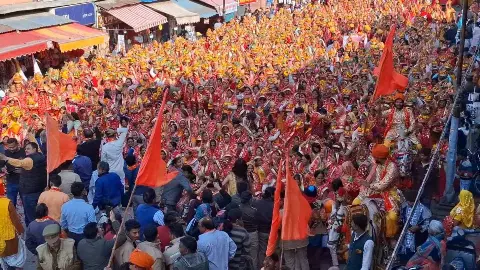 Procession of Gold Plated Srimad Bhagwat Reached Birthplace of Shri Krishna