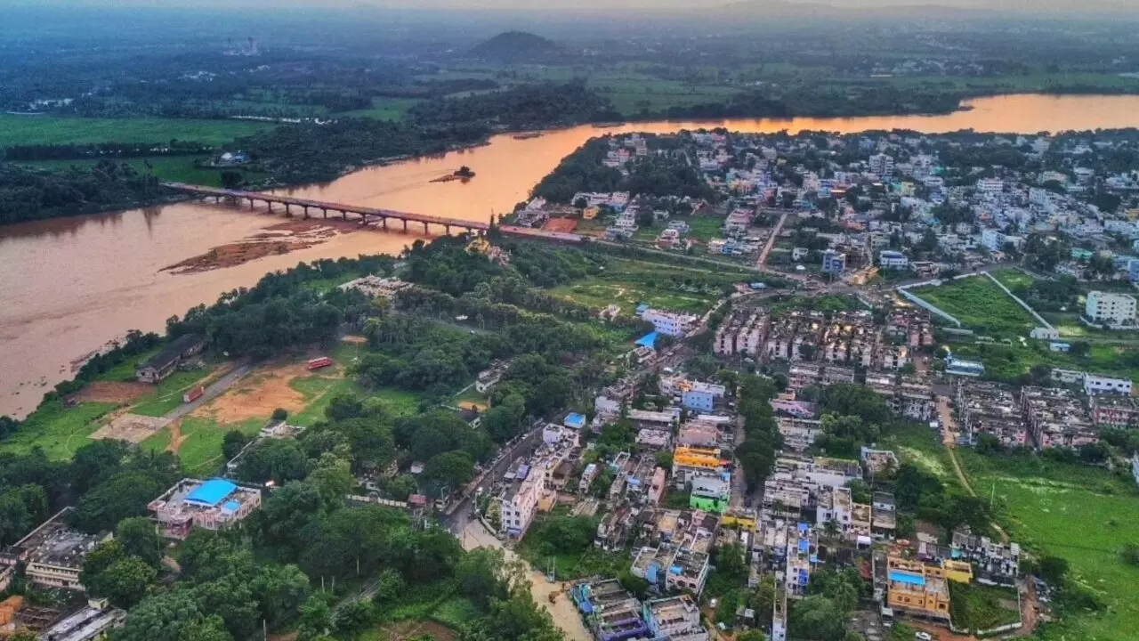 Srikakulam Tourist Places: श्रीकाकुलम की 11 घूमने लायक जगहें, जरूर करें सूर्य मंदिर और भगवान विष्णु के कच्छप अवतार के मंदिर का दर्शन