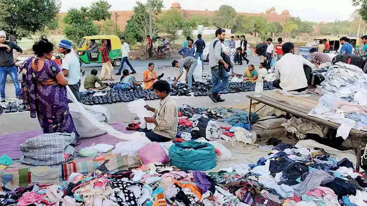 Moradabad News: जाम का सबब बने साप्ताहिक बाजारों को शिफ्ट करने का निर्देश