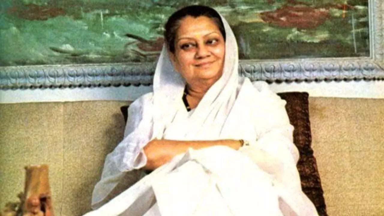 Vijaya Raje Scindia Death Anniversary: विजयाराजे सिंधिया भारतीय राजनीति की राजमाता का जीवन और योगदान