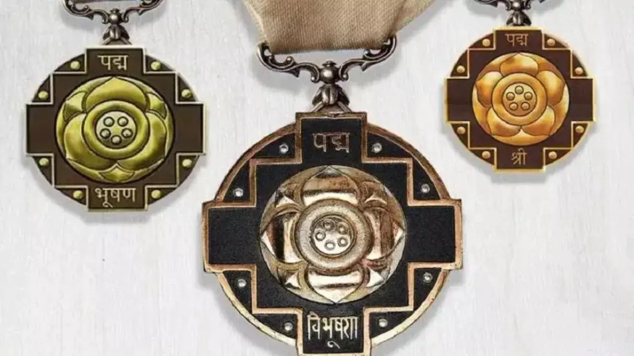 Padma Awards List: पद्म पुरस्कारों की हुई घोषणा, जानें किन्हें मिला अवॉर्ड