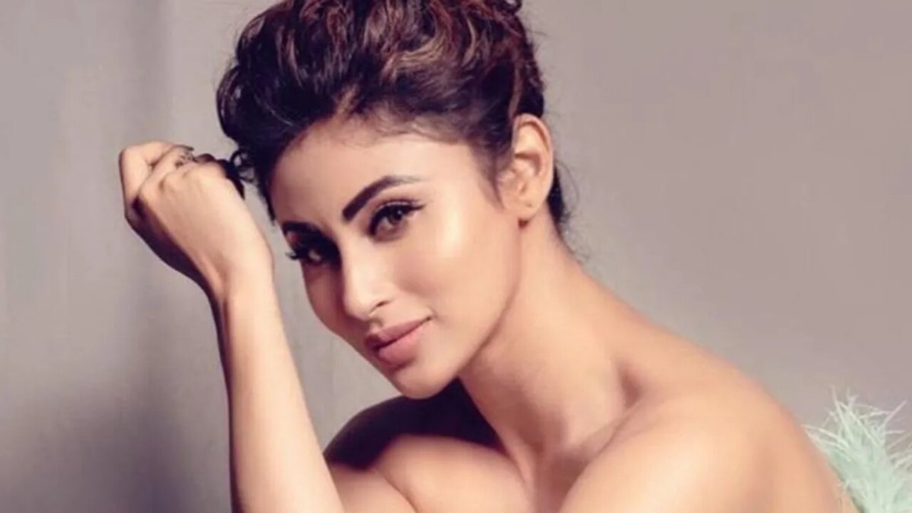 Mouni Roy Skin Care Secrets: मौनी रॉय ने रिवील किया अपना स्किन केयर सीक्रेट, इसके बिना नहीं निकलतीं घर से