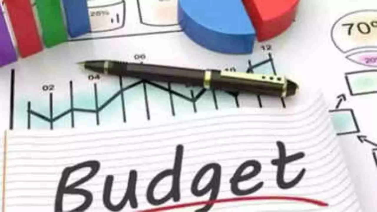 Budget 2025: आज खुला रहेगा शेयर बाज़ार, कारोबार में दिखेगा घोषणाओं का असर