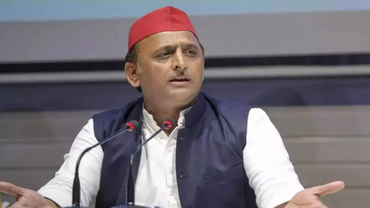 Akhilesh Yadav questioning on Indian Deported from US