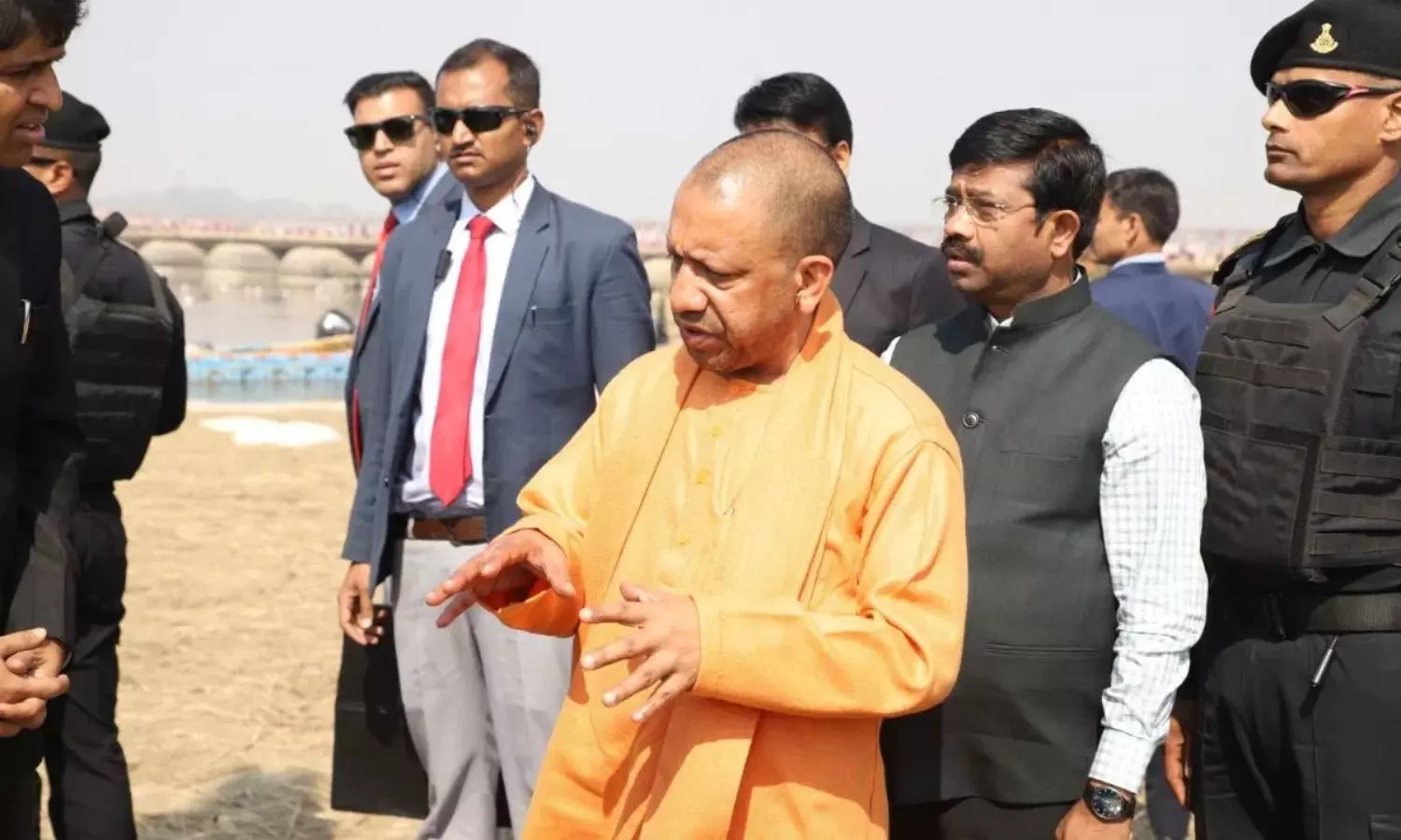 CM Yogi in Mahakumbh