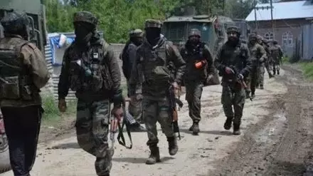 Jammu Kashmir: कुलगाम में आतंकी हमला, पूर्व सैनिक शहीद, पत्नी और बेटी गंभीर