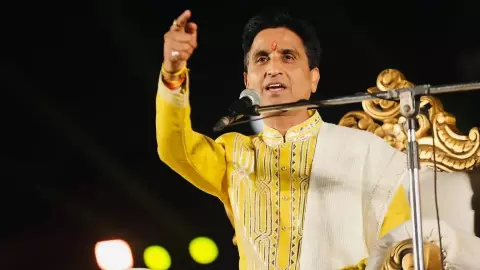 Kumar Vishwas Biography: कोई दीवाना कहता है, कोई पागल समझता है गाने वाले कुमार विश्वास का कवि बनने का सफर Kumar Vishwas Biography: कोई दीवाना कहता है, कोई पागल समझता है गाने वाले कुमार विश्वास का कवि बनने का सफर