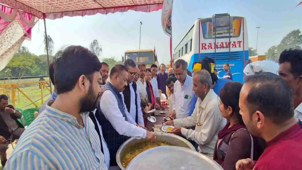 Kanpur Dehat News: सेवा ही संगठन के तहत शिविर का शुभारंभ, महाकुंभ से आने जाने वाले श्रद्धालियों के लिए पूरी व्यवस्था