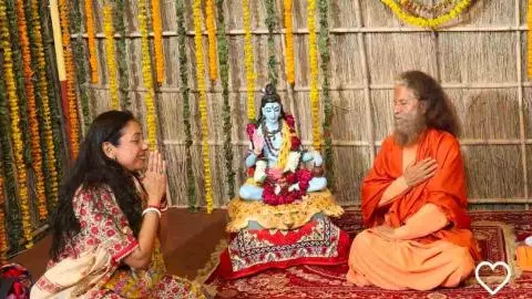 Anupamaa फेम Rupali Ganguly पहुंचीं महा कुंभ, नेटीजेंस ने किया ट्रोल, कहा- दूसरे का घर तोड़कर Anupamaa फेम Rupali Ganguly पहुंचीं महा कुंभ, नेटीजेंस ने किया ट्रोल, कहा- दूसरे का घर तोड़कर
