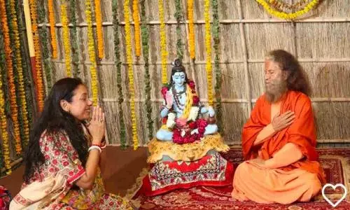 Anupamaa फेम Rupali Ganguly पहुंचीं महा कुंभ, नेटीजेंस ने किया ट्रोल, कहा- दूसरे का घर तोड़कर