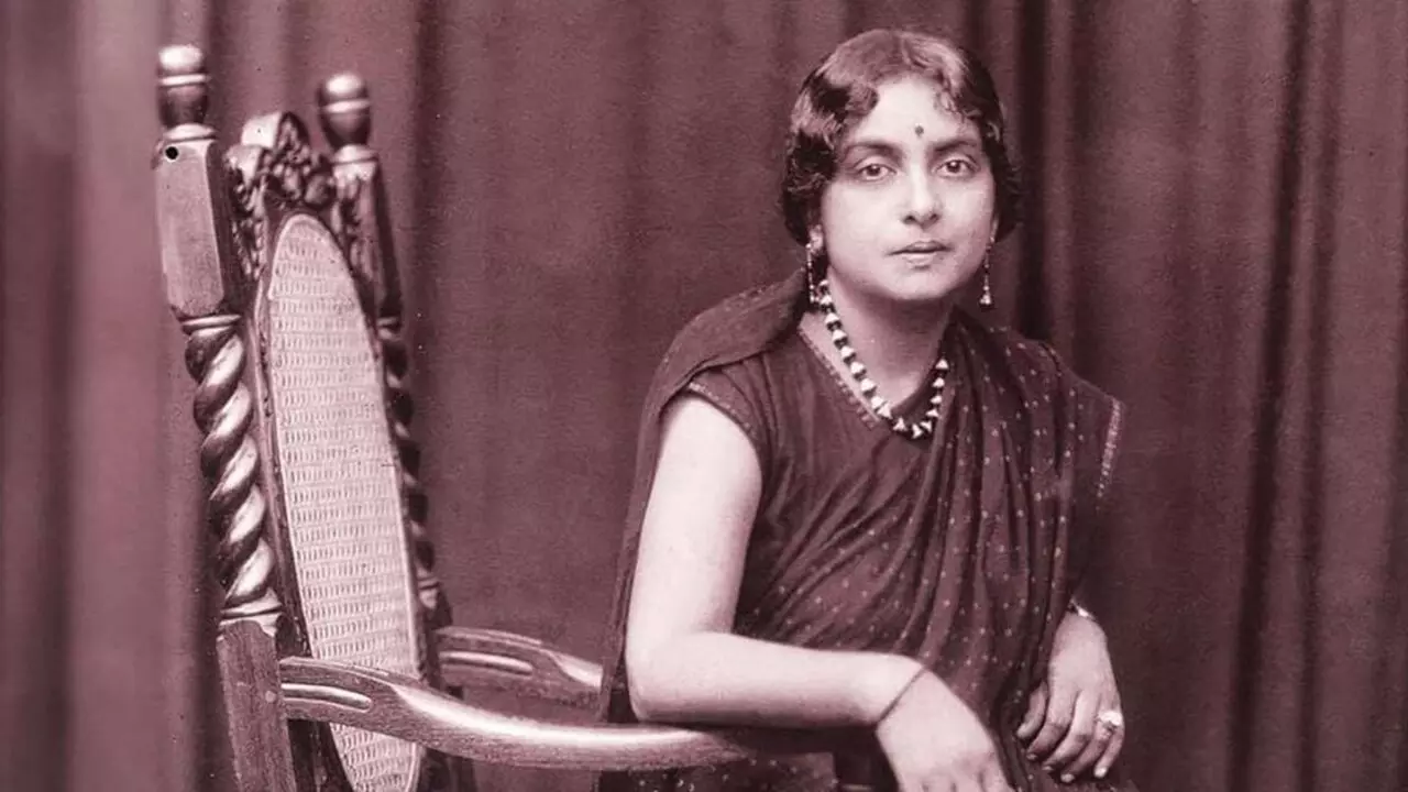 Bharat Ki Mahila Swatantrata Senani Kamaladevi Chattopadhyay Biography