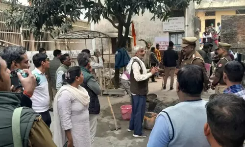 Moradabad News: मुरादाबाद में अवैध निर्माण पर कड़ी कार्रवाई, , शॉपिंग कॉम्प्लेक्स और दीवारें की गईं ध्वस्त