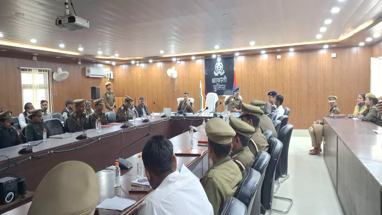 Shravasti News : पुलिस क्षेत्राधिकारी की अध्यक्षता में विशेष किशोर पुलिस इकाई की मासिक समीक्षा बैठक सम्पन्न