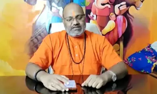 Yeti Narasimhanand Giri