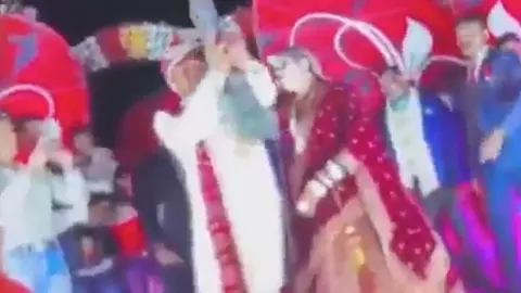 Bride celebrates her wedding Harsh Firing police take action