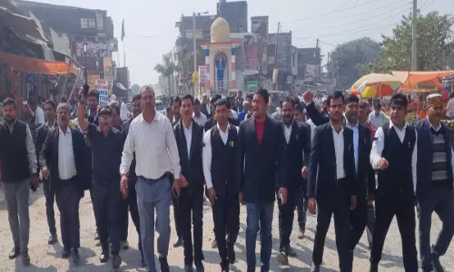Siddharthnagar News: अधिवक्ता संशोधन बिल के खिलाफ सड़कों पर उतरे वकील, तहसील परिसर से लेकर मंदिर चौराहे तक किया गया प्रदर्शन