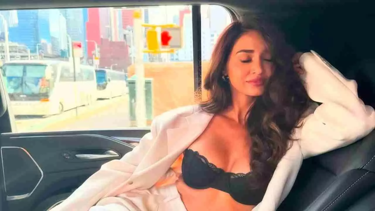 Disha Patani Sexy Video