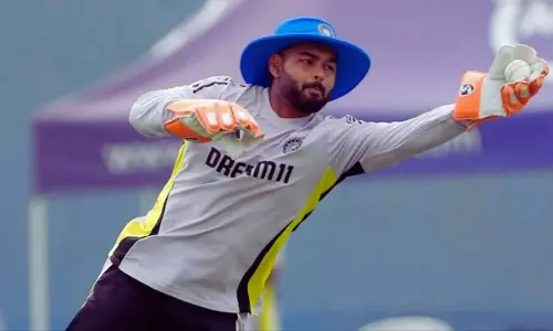 Champion Trophy IND vs PAK: बीमार थे Rishabh Pant या टीम इंडिया में दरार, आखिर क्या है पंत के ना खेलने की वजह