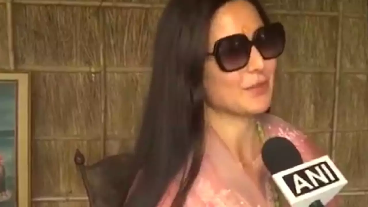 Katrina Kaif Mahakumbh 2025 Video Viral