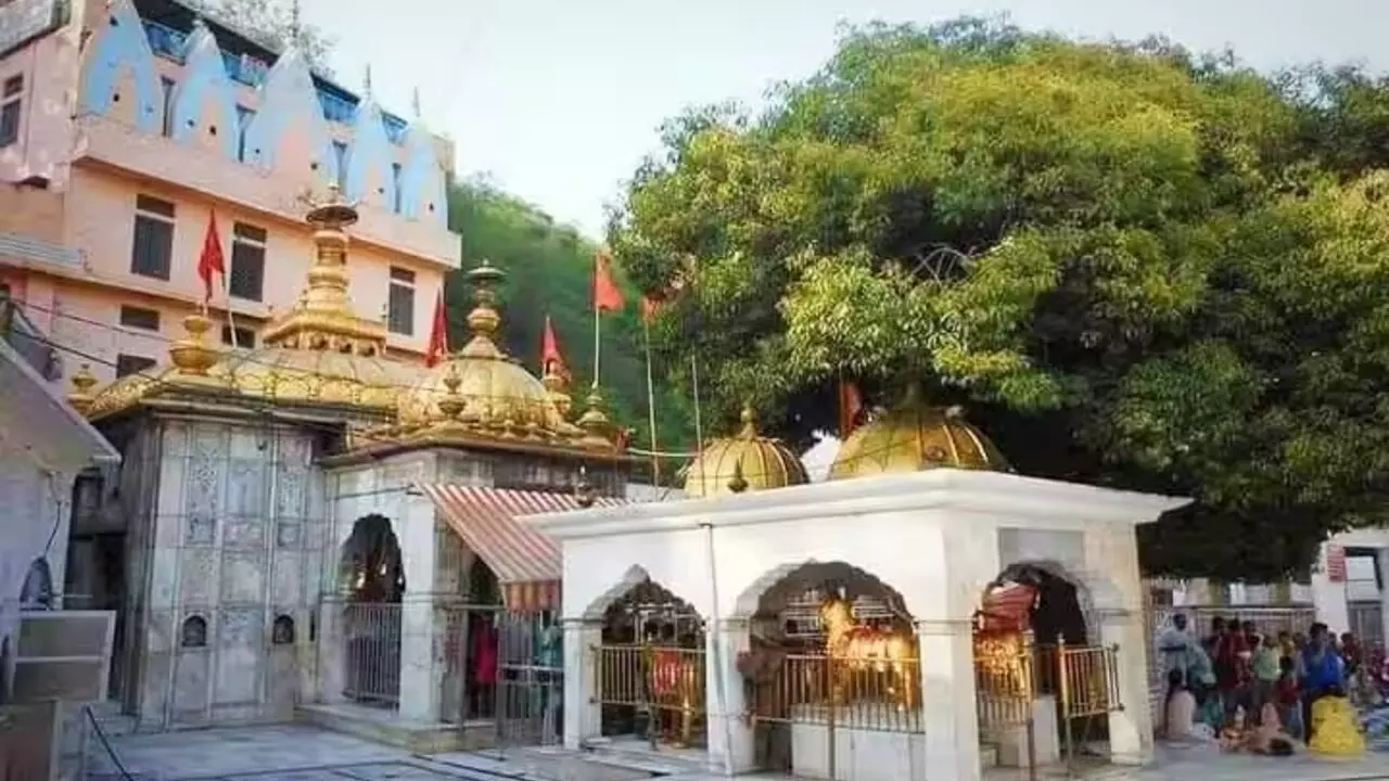 Jwala Devi Mandir Mystery: इस मंदिर में सदियों से जल रही है ज्वाला, क्या है इसका रहस्य? आइए जानते हैं