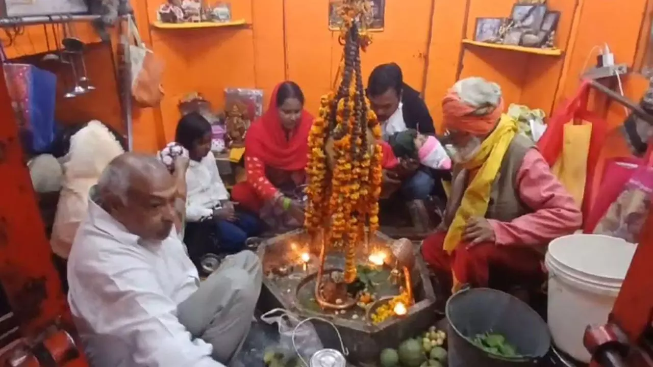 Kasganj News: हर हर महादेव, बम-बम भोले के जयकारों से गूंजा जनपद