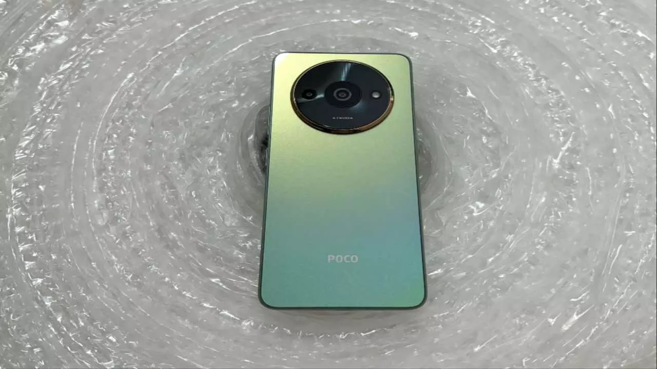 Poco C61 5G: बड़ी डील, बेहद सस्ता हुआ ये धांसू फोन, जानें नई कीमत, Review