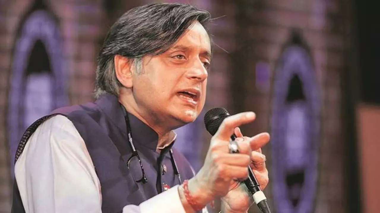 Shashi Tharoor AICC Meeting