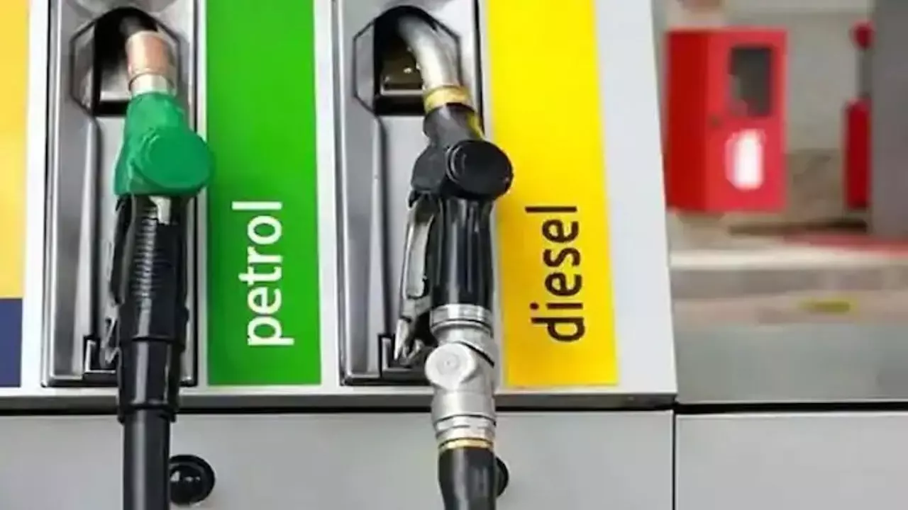 Petrol Diesel Price Today: यूपी में पेट्रोल डीजल की कीमतों में नहीं कोई बदलाव