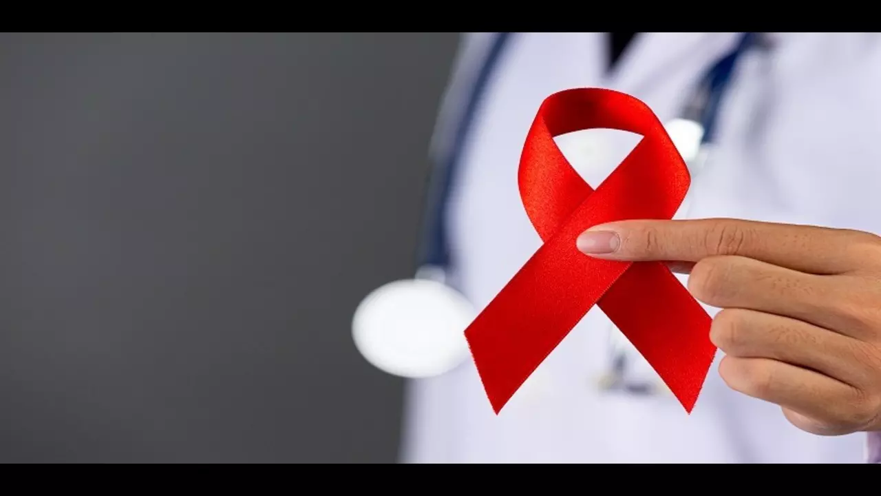 HIV In India: एचआईवी संक्रमण क्या है, इसे लेकर फैले हैं कई तरह के मिथक, जानिए इनकी सच्चाई