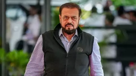 औरंगज़ेब पर बयान देकर बुरे फंसे सपा नेता, अबू आज़मी के खिलाफ़ देशद्रोह का मुकदमा कराने पहुंचे शिव सेना नेता