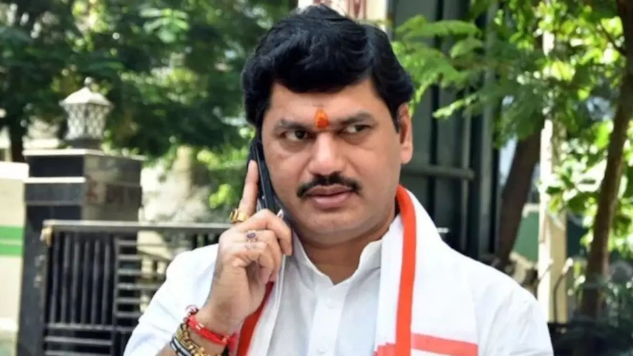 minister Dhananjay Munde