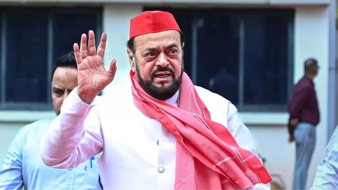 MLA Abu Azmi  Aurangzeb Controversy