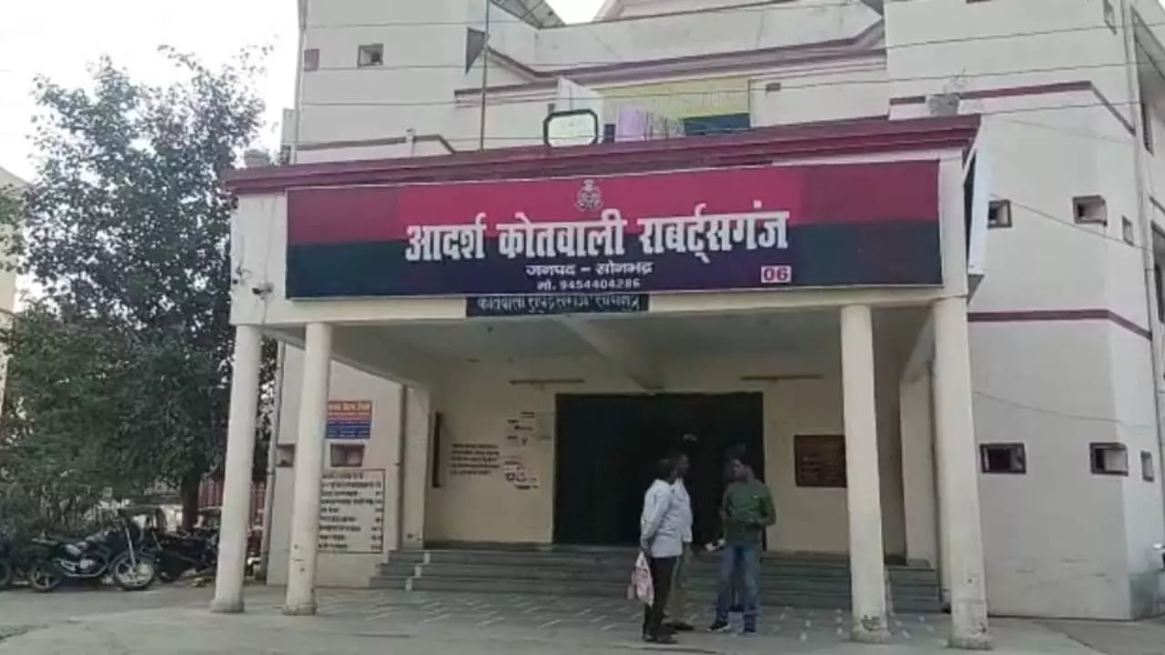 Sonbhadra News: ज्येष्ठ खान अधिकारी पर दलित उत्पीड़न का आरोप, न्यायालय ने माना प्रकरण गंभीर, पुलिस को दिया आदेश-क्षेत्राधिकारी से कराएं विवेचना