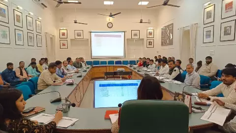 Gonda News: डीएम ने शिक्षा विभाग के अधिकारियों के साथ की बैठक, दिये आवश्यक निर्देश Gonda News: डीएम ने शिक्षा विभाग के अधिकारियों के साथ की बैठक, दिये आवश्यक निर्देश