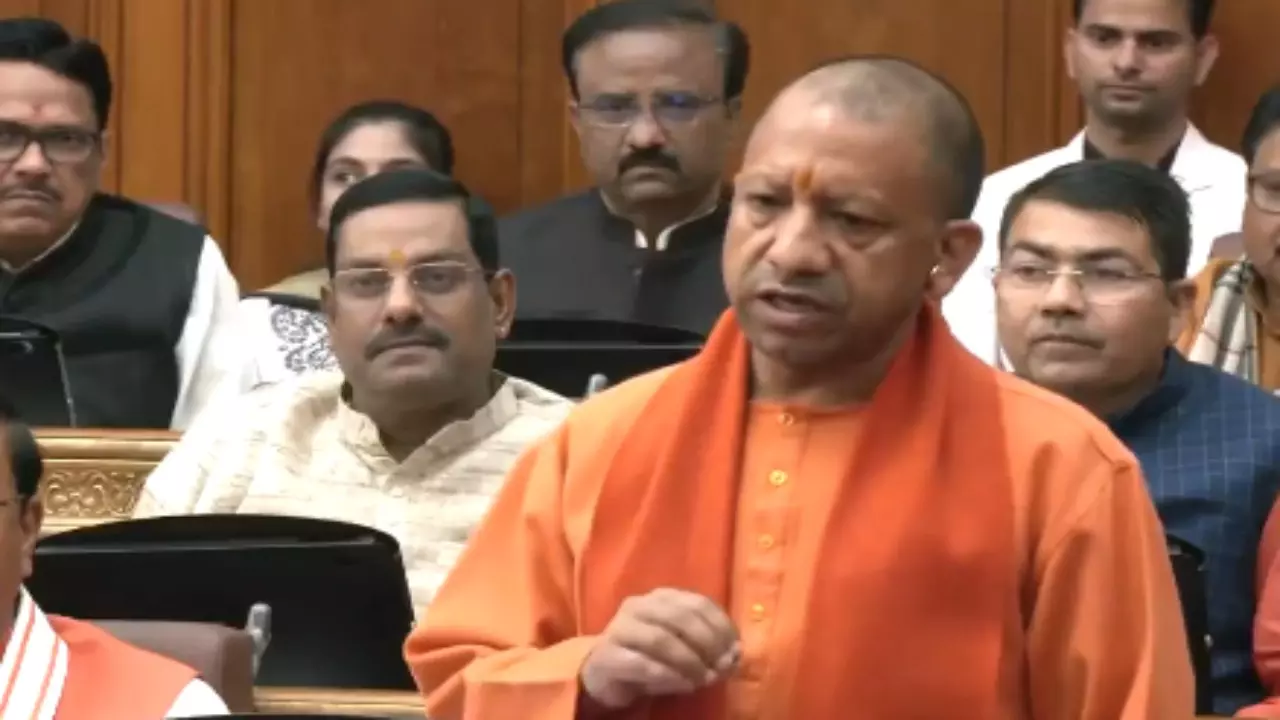 CM Yogi: पार्टी से निकालो, वरना UP भेज दो, इलाज कर देंगे.., अबू आजमी को लेकर विधान परिषद में SP पर बरसे सीएम योगी