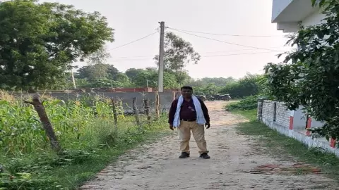 Gonda News: डीएम की सख्ती, गलत रिपोर्ट देने वाले अवर अभियंता को नोटिस, तीन दिन में मांगा जवाब Gonda News: डीएम की सख्ती, गलत रिपोर्ट देने वाले अवर अभियंता को नोटिस, तीन दिन में मांगा जवाब