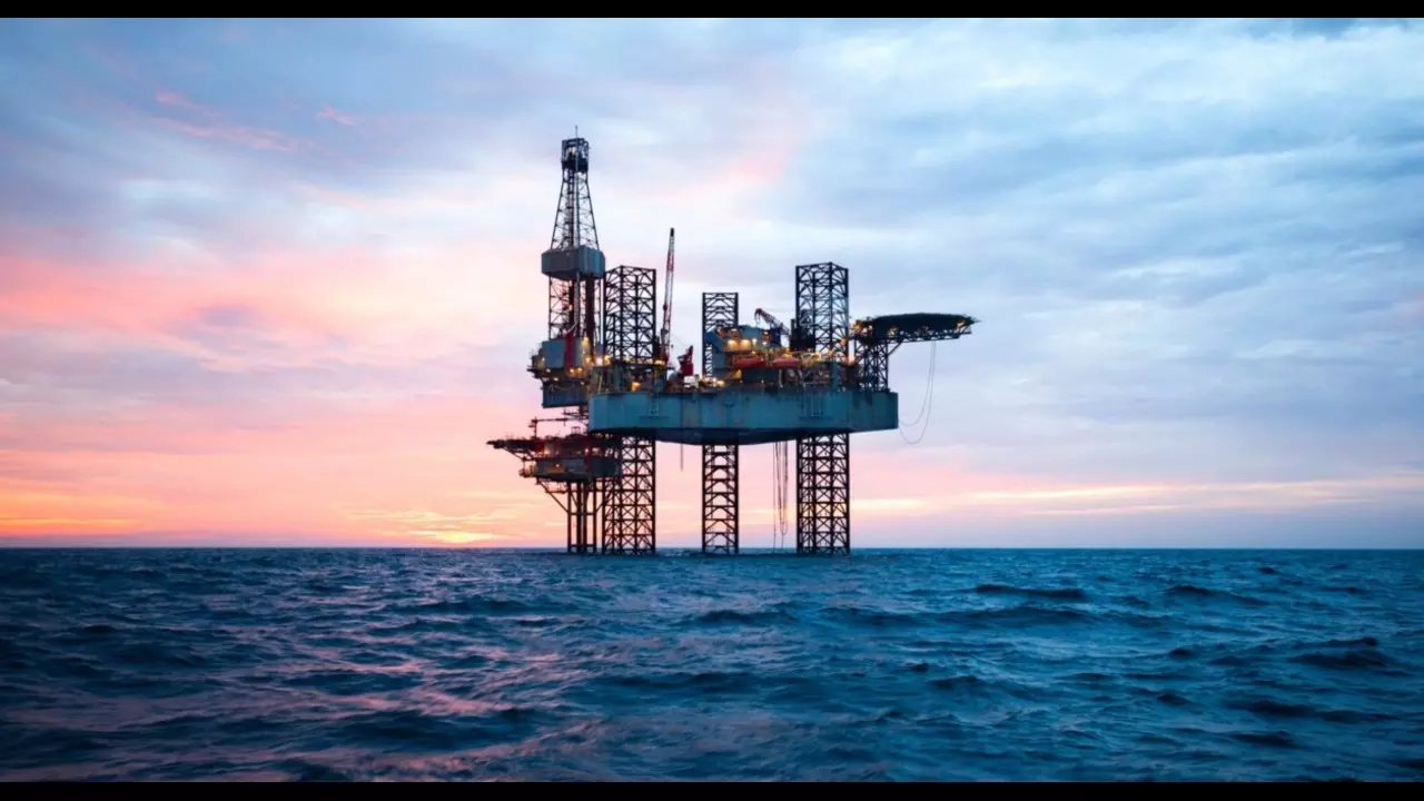 Oil Rig: क्या है ऑयल रिग? जानें इसके निर्माण, कार्यप्रणाली और परिवहन की जटिलताएँ