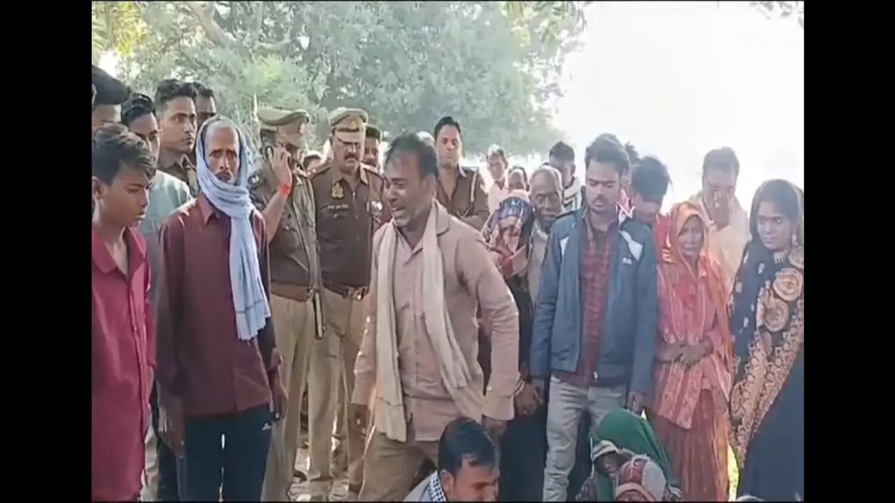 Fatehpur News: बारात में मारपीट के बाद अधेड़ का शव मिला, हत्या की आशंका, पुलिस जांच में जुटी