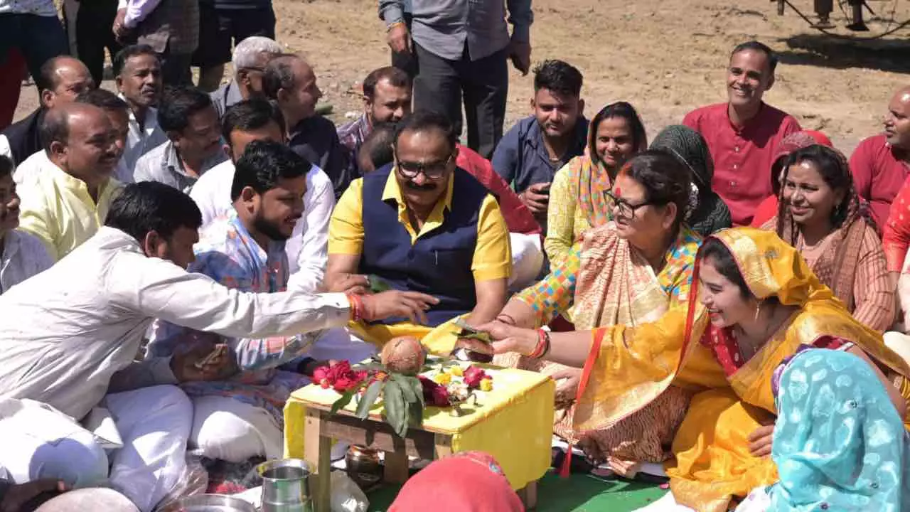 Kanpur News Today MLA Mahesh Trivedi Performed The Ground Breaking Ceremony of The New Tube Well in Barra