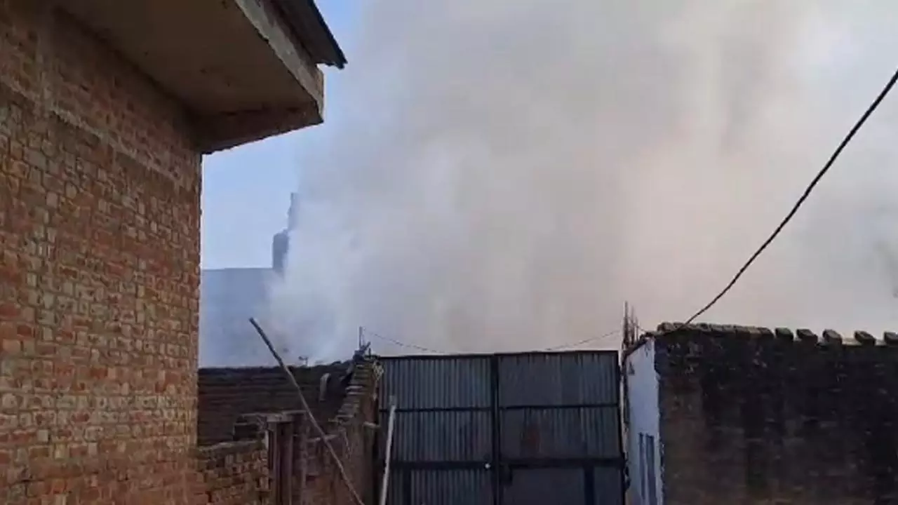 Heavy fire in silver powder factory, area evacuated