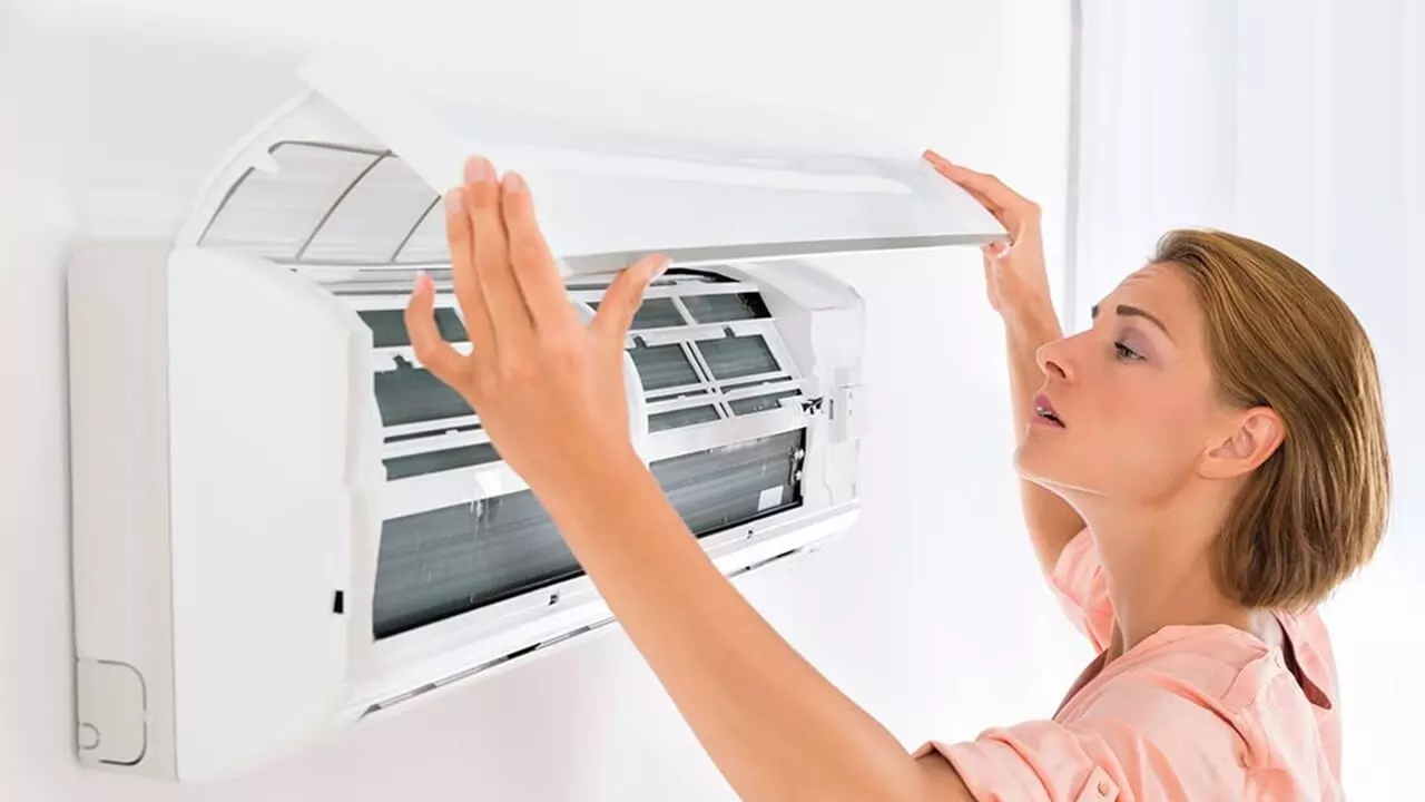 How to Clean AC