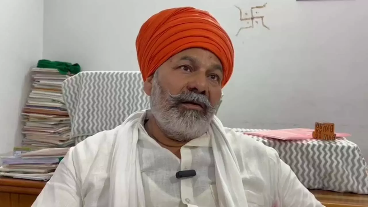 Farmer leader Rakesh Tikait narrowly escapes road accident